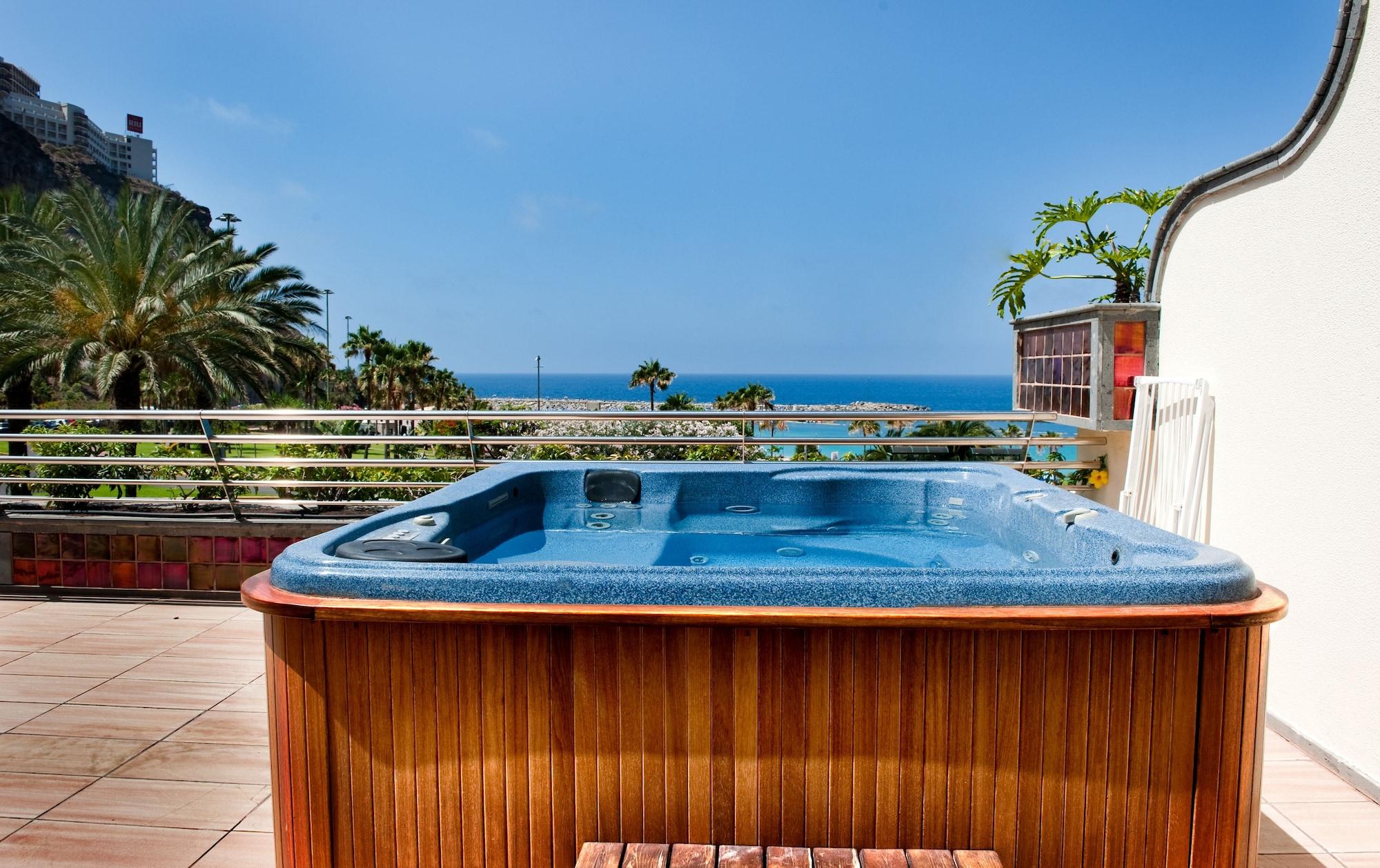 Holiday Club Playa Амадорес Екстериор снимка