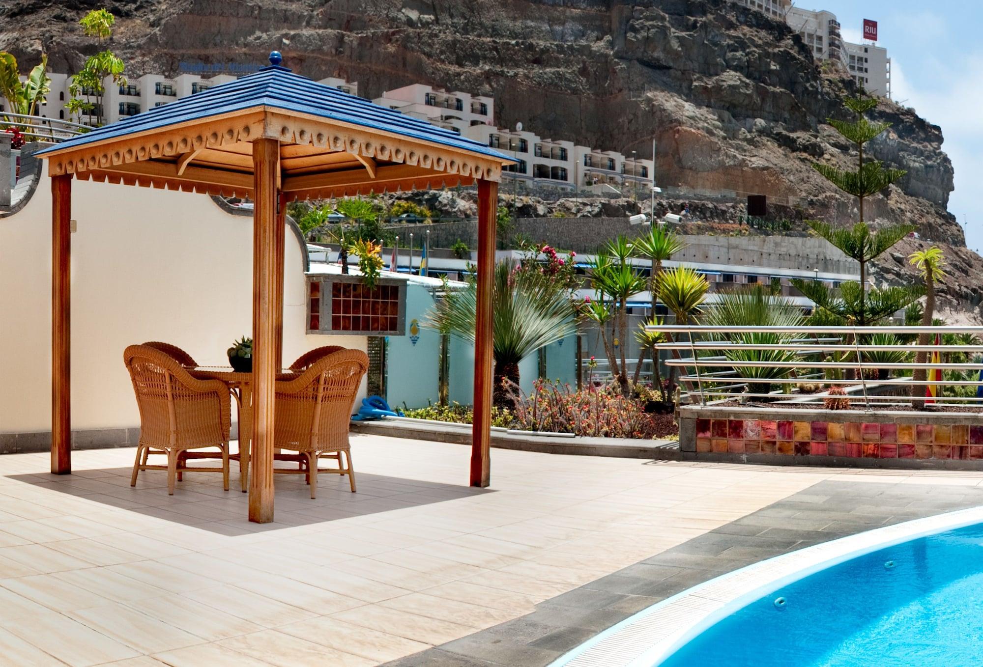 Holiday Club Playa Амадорес Екстериор снимка