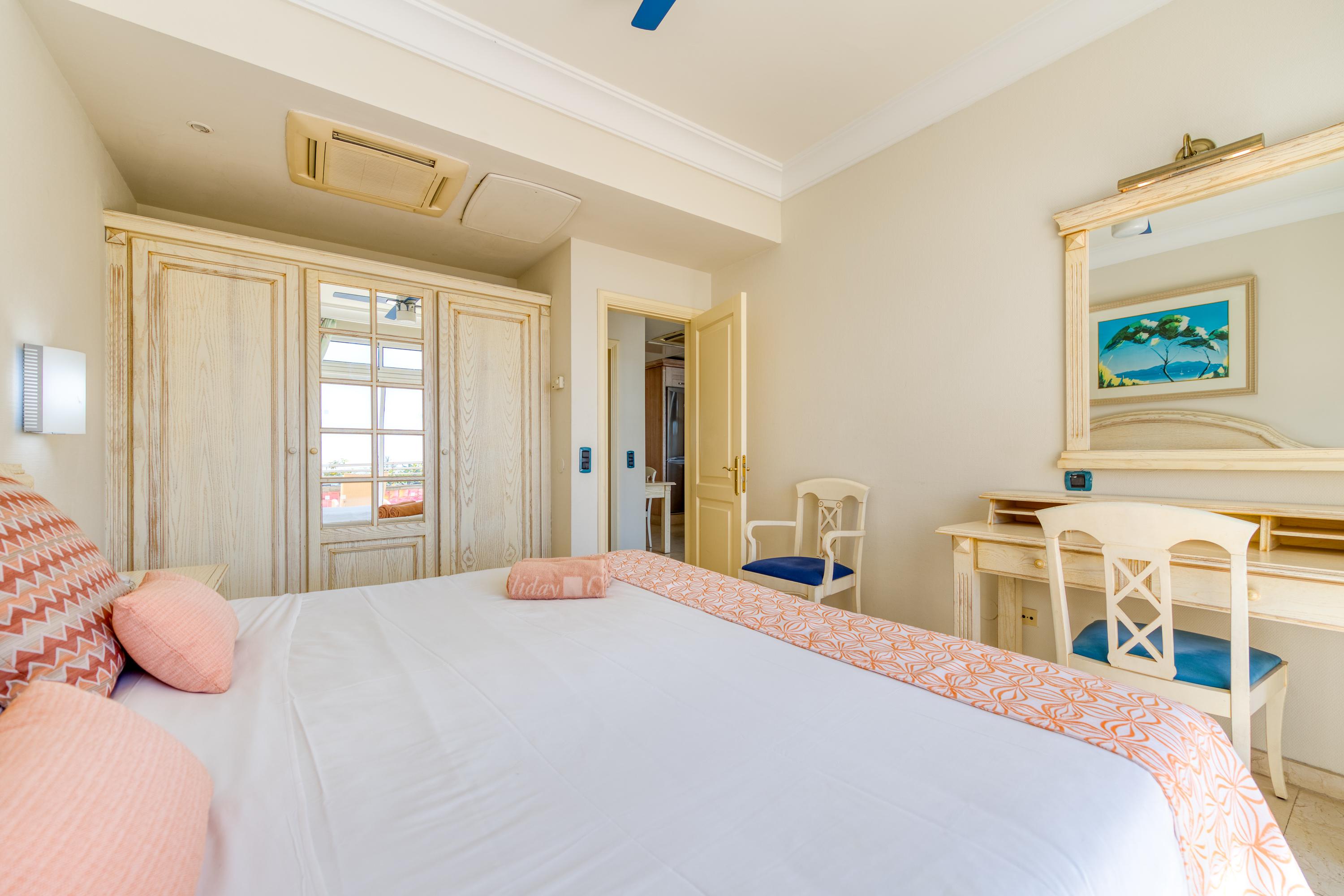 Holiday Club Playa Амадорес Екстериор снимка